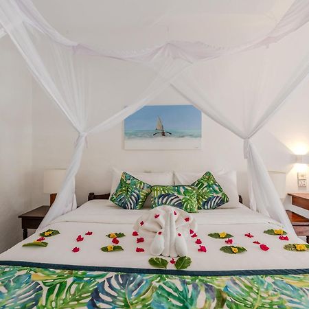 Diani Sea Resort Diani Beach Exterior photo
