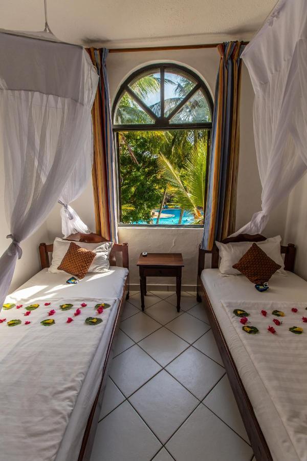 Diani Sea Resort Diani Beach Exterior photo