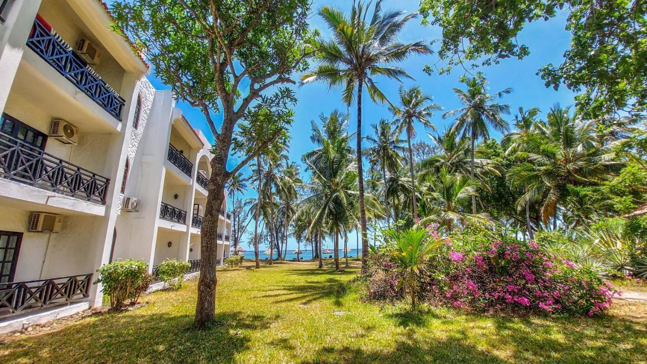 Diani Sea Resort Diani Beach Exterior photo