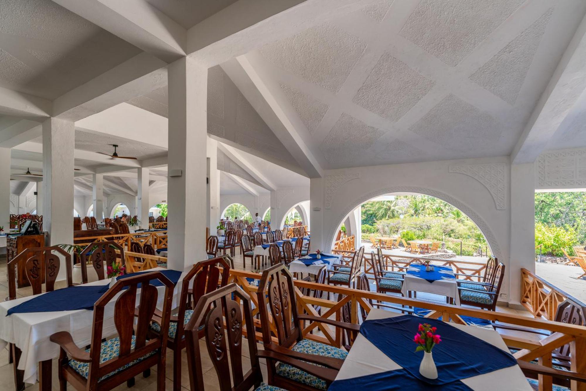 Diani Sea Resort Diani Beach Exterior photo