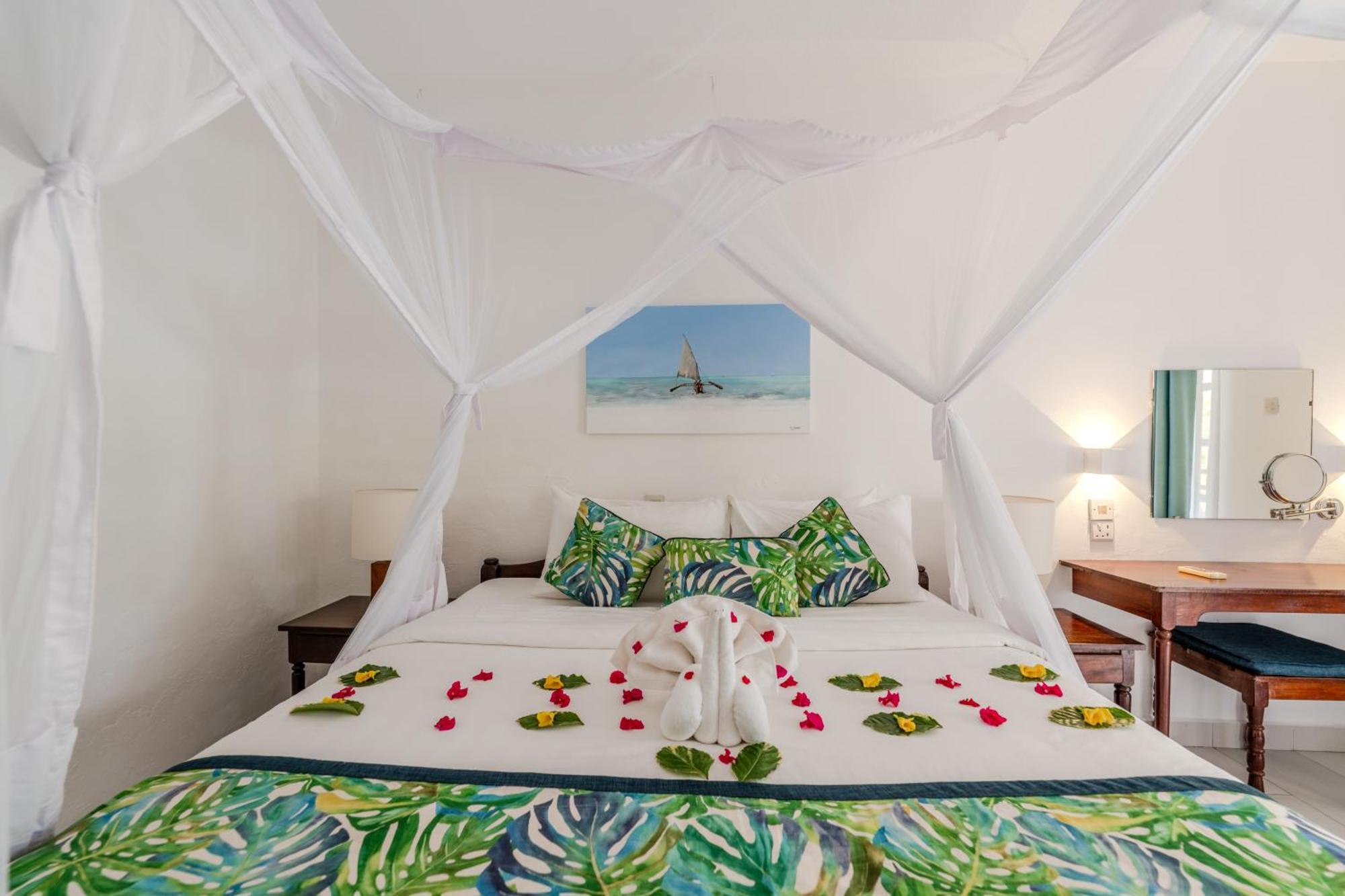 Diani Sea Resort Diani Beach Exterior photo